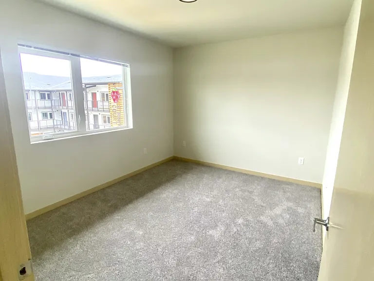 Strawberry Court Apartments — Photo 12