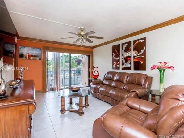 7090 NW 179th St APT 209, Hialeah, FL 33015