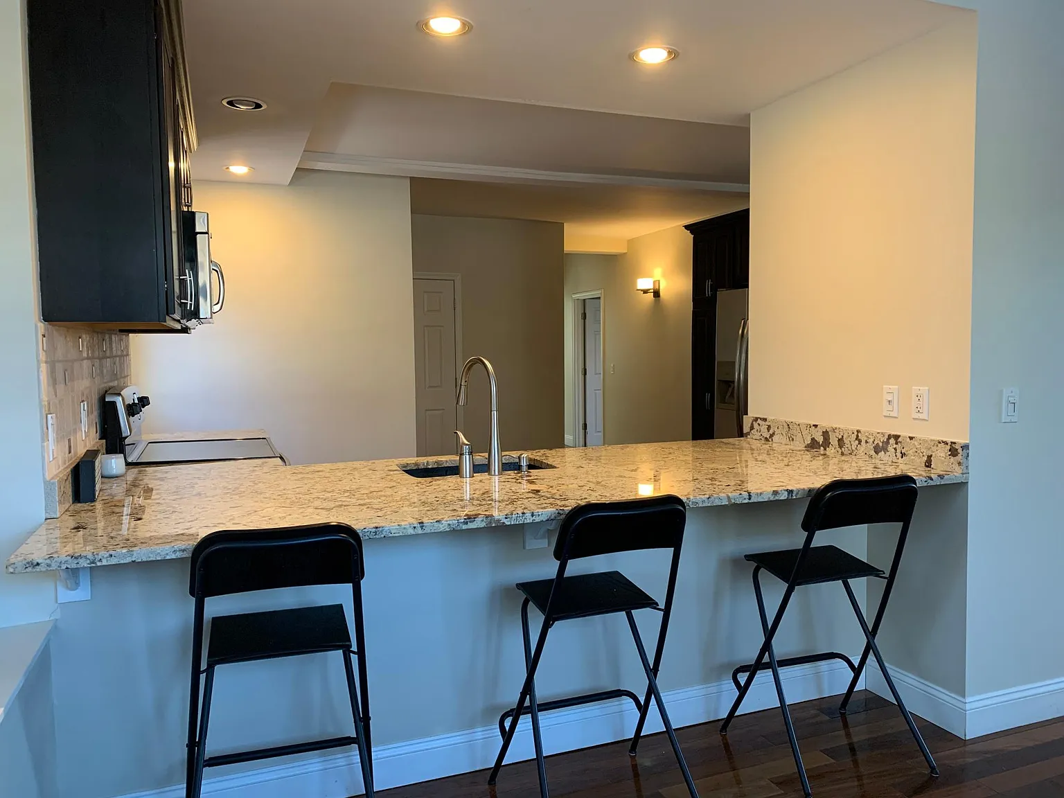 2 bed, 1500 sqft, $3,100 — Photo 4