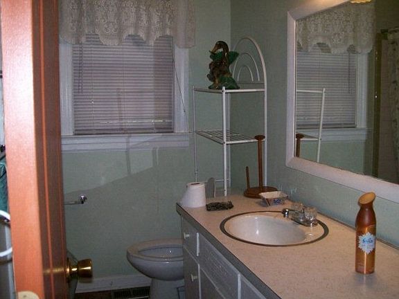 2nd image of 636 Powell Dr