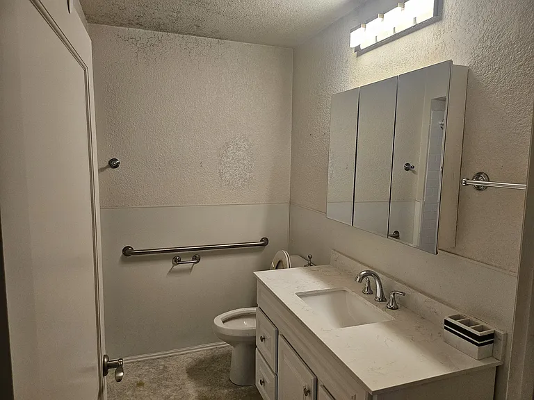 2215 Ford St #NA — Photo 5