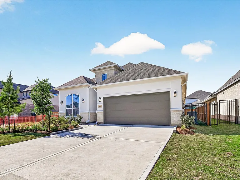 4916 Northern Woods Dr — Photo 2