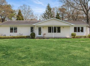3 Jones Rd, Hampton Bays, NY 11946