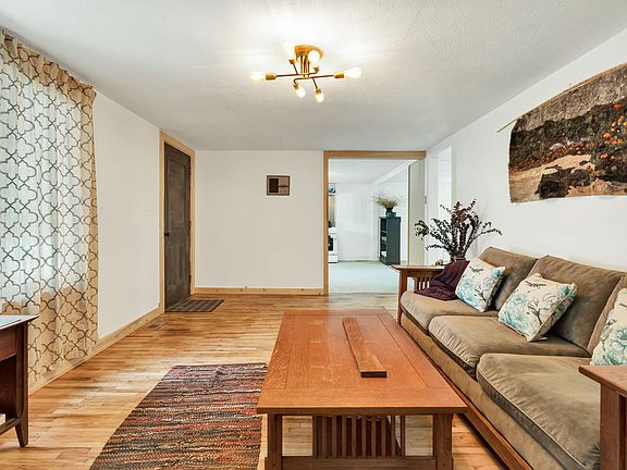 3rd image of 811 Tennal St