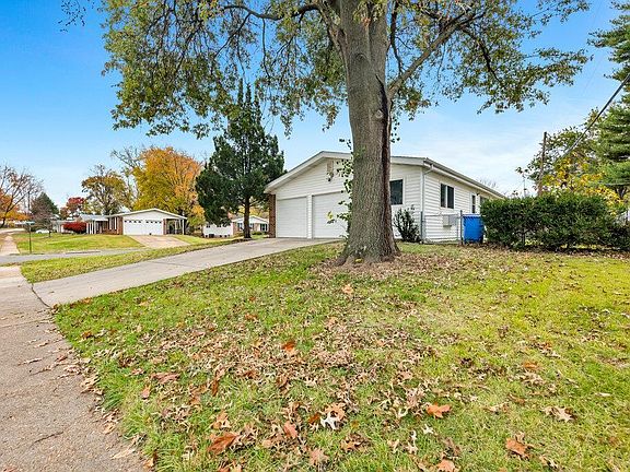 4th image of 295 Broadmere Dr