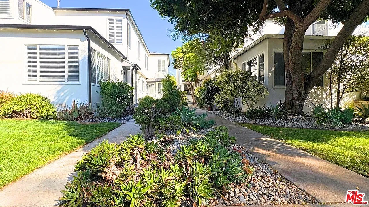 1206 S Cochran Ave — Photo 2