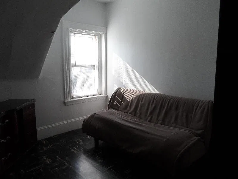 Studio, 999 sqft, $2,500 — Photo 3