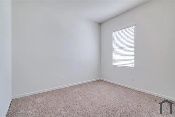 1876 Lockhart Dr — Photo 12