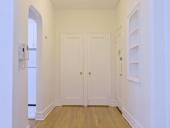 4th image of 925 W End Ave APT 2E