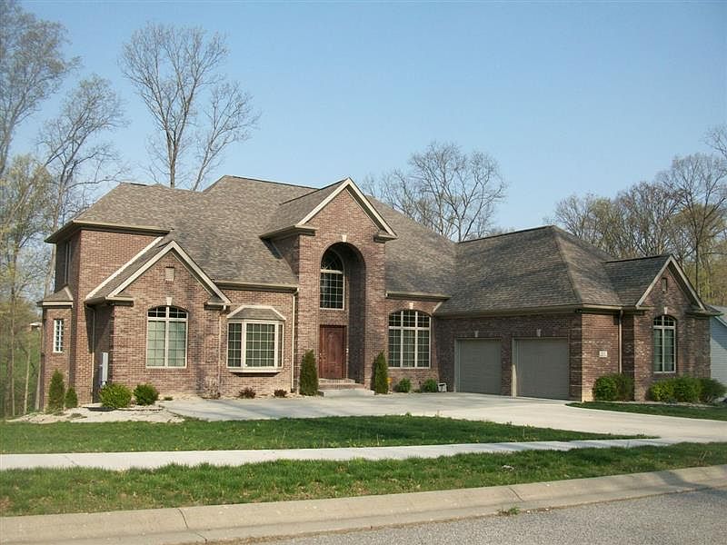 1st image of 355 Persimmon Dr