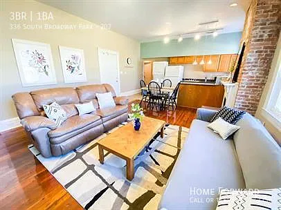 336 S Broadway Park #202 — Photo 3
