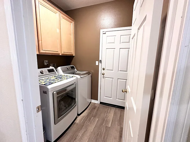 4343 Club Vista Dr — Photo 31