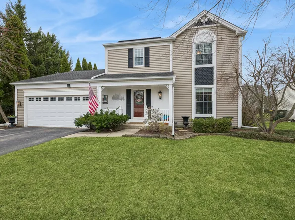 1112 Woodlake Dr, Carol Stream, IL 60188