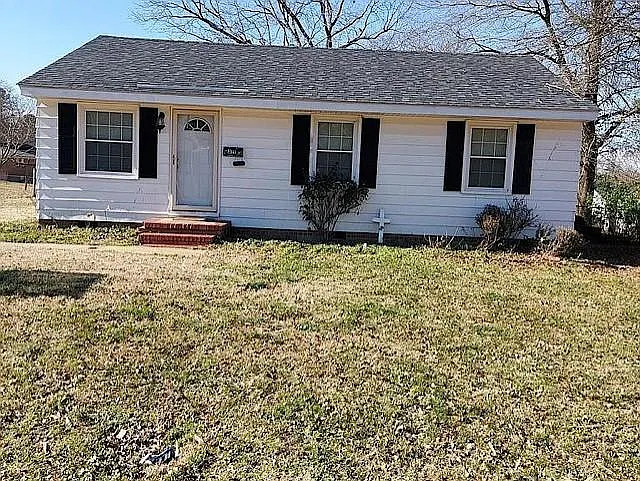 319 Oakwood Ave — Photo 1