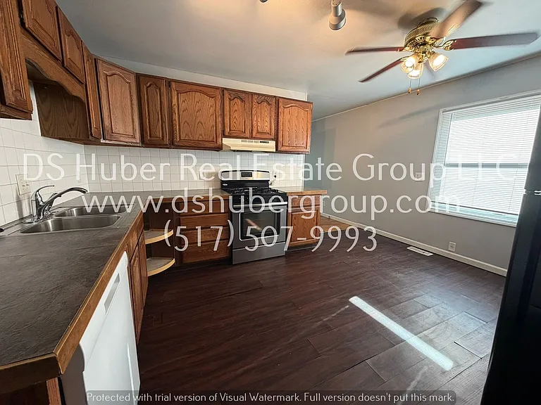2823 Hillcrest St — Photo 1