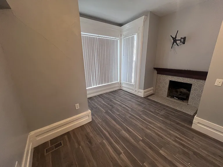 417 S Sheldon St #4 — Photo 12