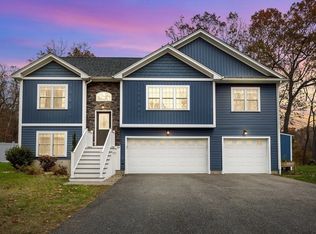 62 Old Lyman Rd, South Hadley, MA 01075