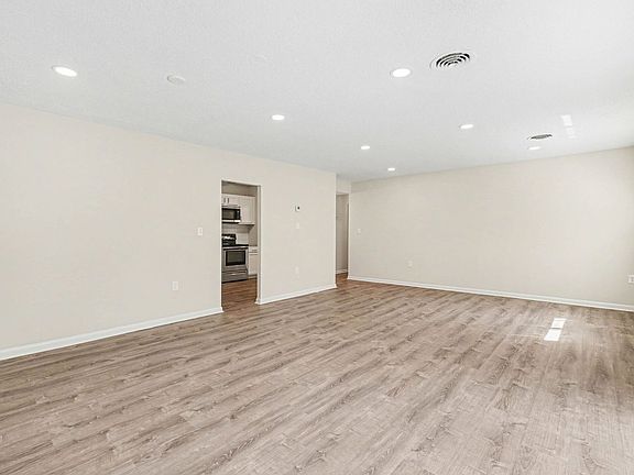 4th image of 3501 Section Rd #607