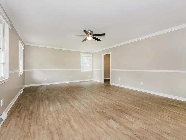 1447666_017_wm_-_living_room_12979571.jpg