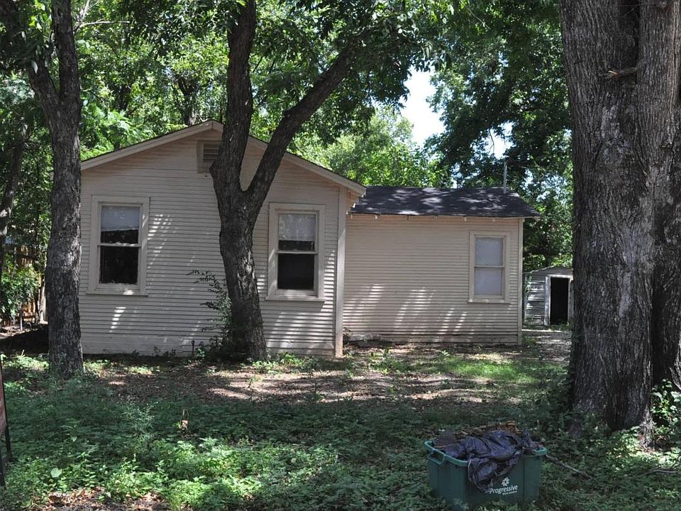 1st image of 104 Dewberry St