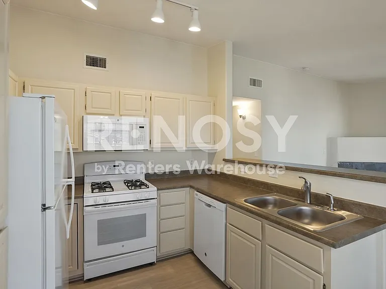 3846 Canyon Ranch Rd #203 — Photo 9
