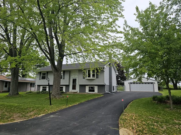 1522 Sunset Dr, Holiday Hills, IL 60051