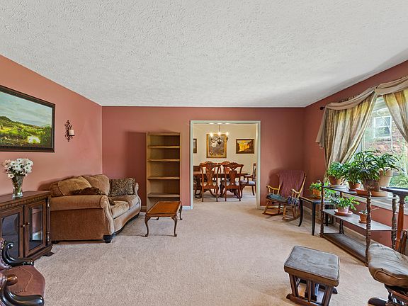4th image of 3437 Fleetwood Dr