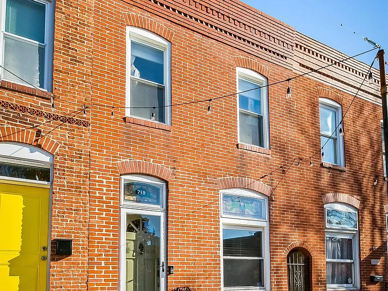 719 S Montford Ave — Photo 2