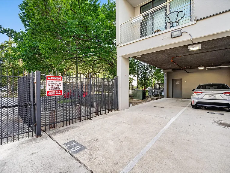 2401 Crawford St #B209 — Photo 44