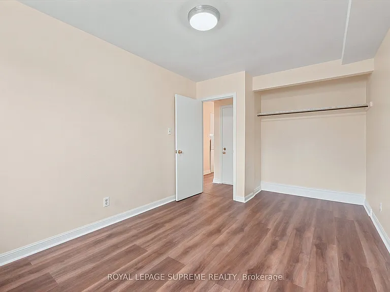 56 Dynevor Rd #BASEMENT — Photo 16