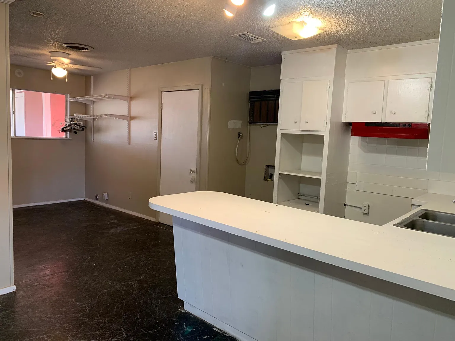 3 bed, 1.5 bath, 1566 sqft, $1,250 — Photo 4