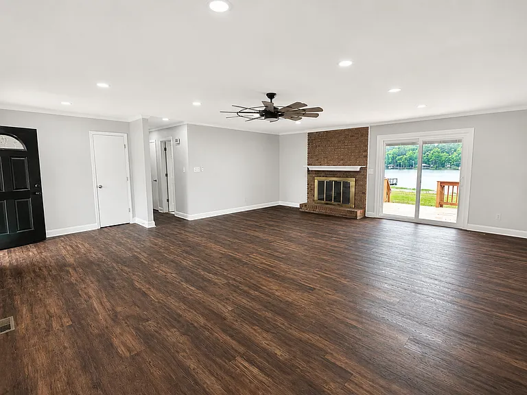 101 Bayview Cir — Photo 5