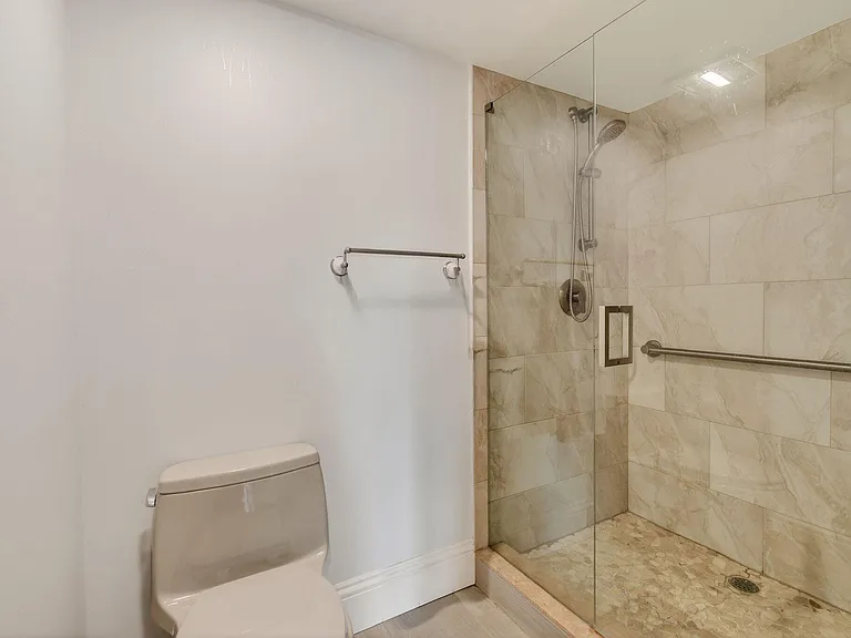 701 Seafarer Cir #504 — Photo 16