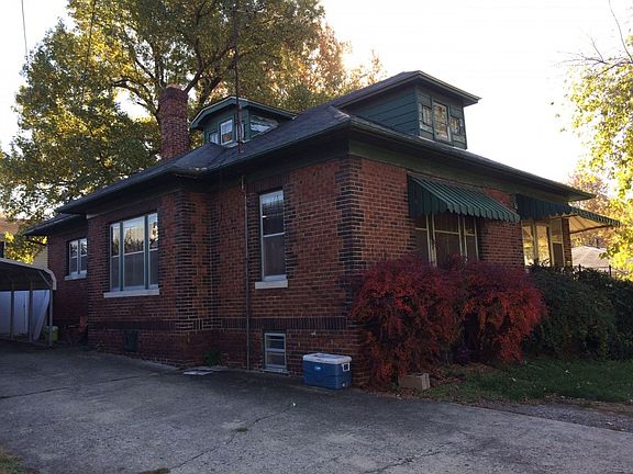 2nd image of 322 N Edwardsville St
