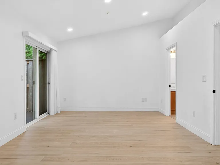 443 Harris Ln — Photo 12