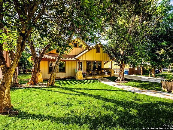 2nd image of 609 TANGLEWOOD LN