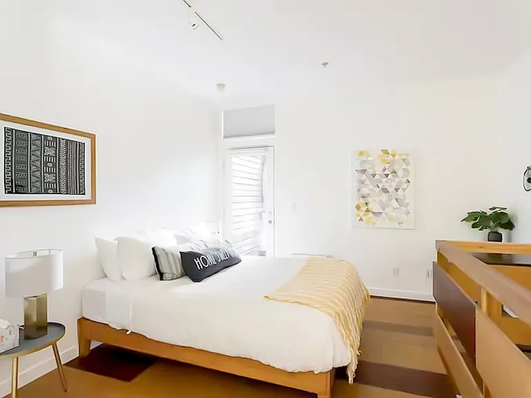 1826 E Yesler Way — Photo 14