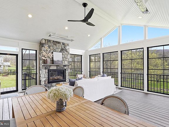 3rd image of 35264 Greyfriar Dr