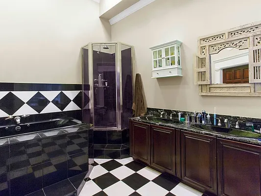 Sold by Sotheby's International Realty | media 22