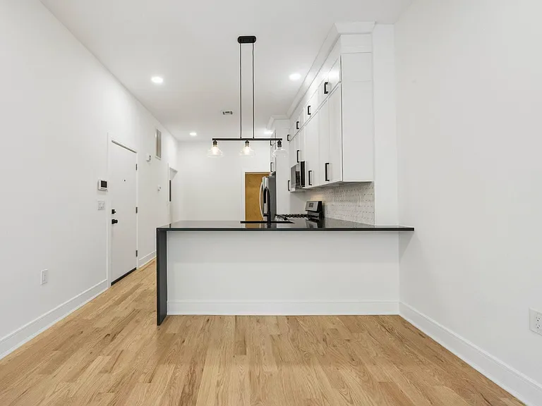 525 Washington St #1 — Photo 3