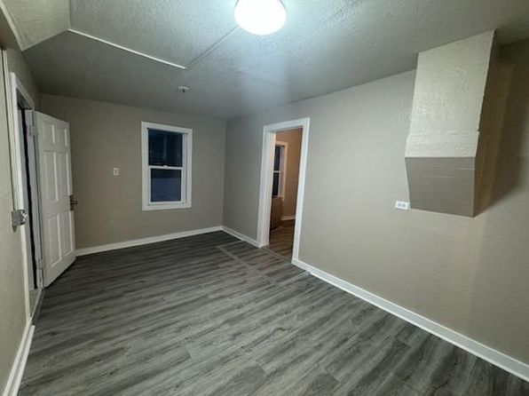 101 E Summit St #3