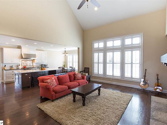 3rd image of 212 Pawleys Dr