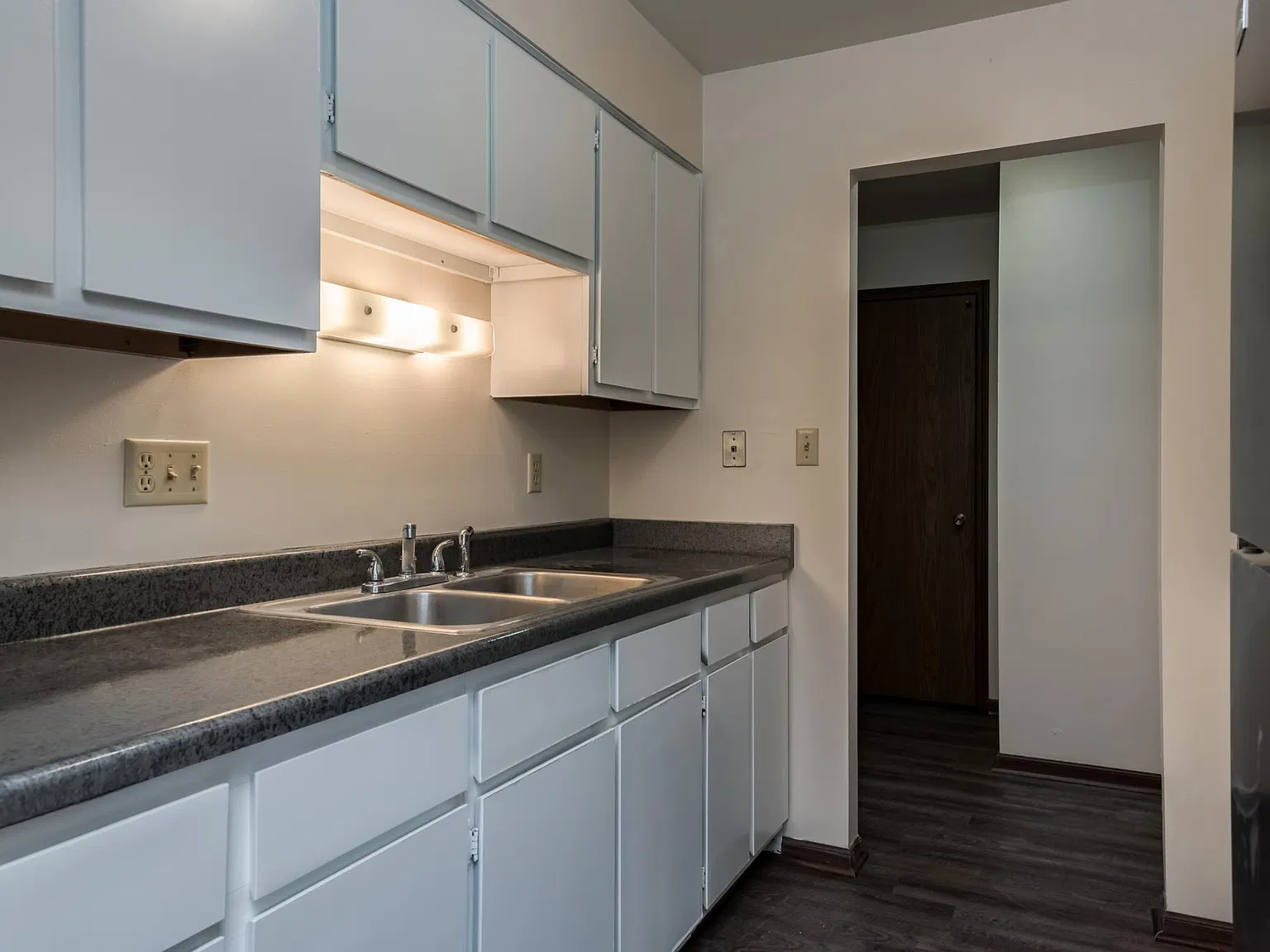 1 bed, 650 sqft, $900 — Photo 3