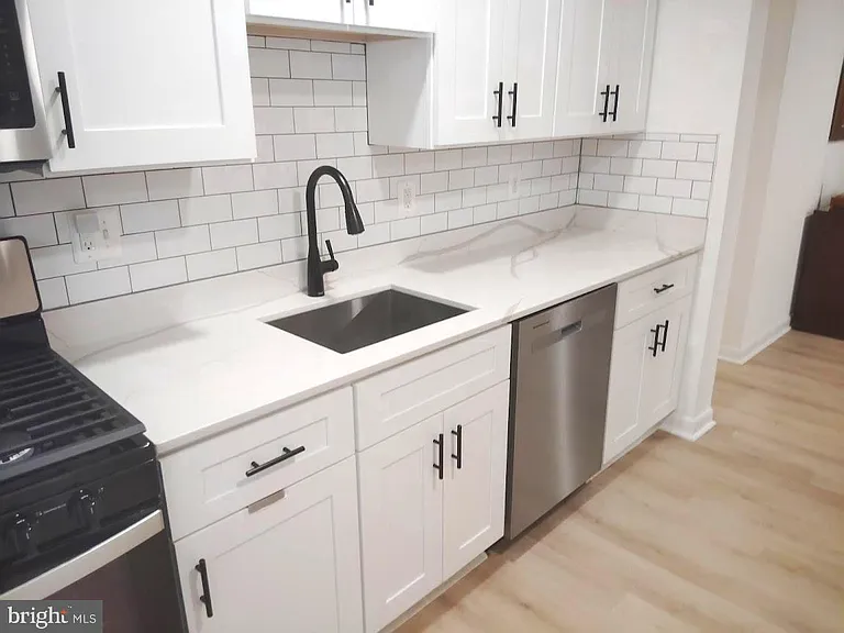 55 Skyhill Rd #101 — Photo 9