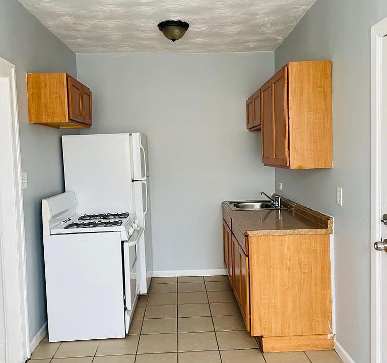 1st image of 7750 S Kingston Ave APT 3C