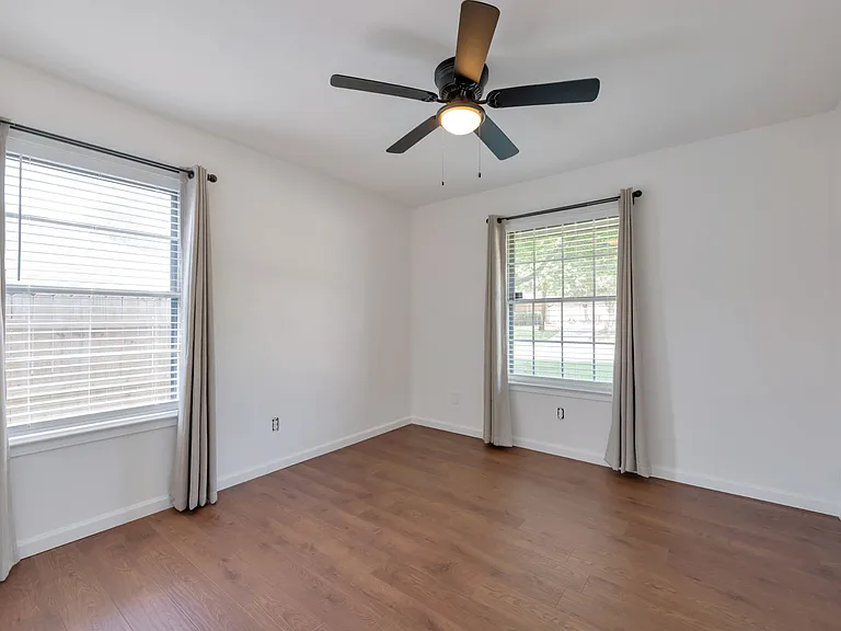 2127 Tanglewood Dr #D — Photo 8