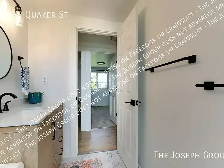 285 SE Quaker St — Photo 14