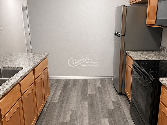 5th image of 3106 Stonewall Dr #B