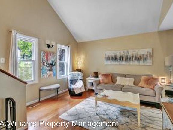 5th image of 905 Arch Hill Pl