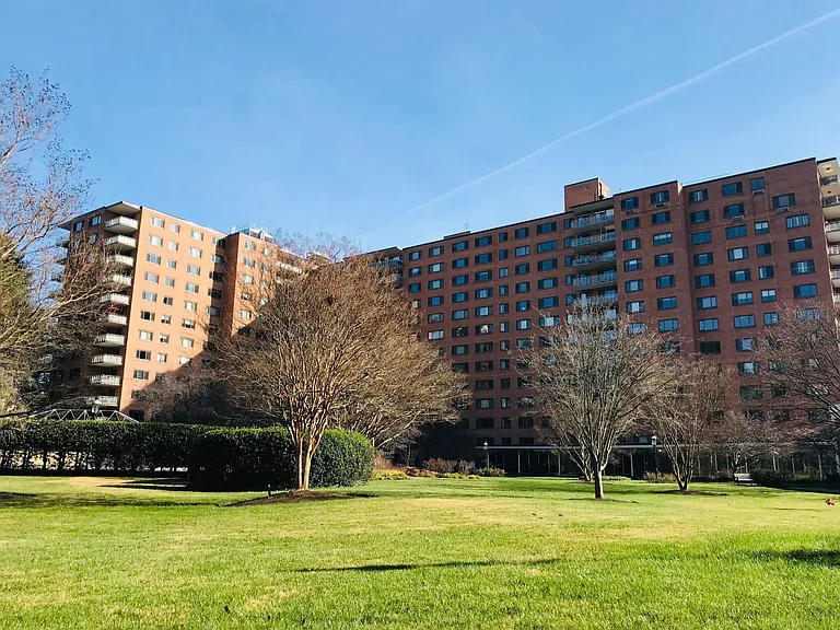 4201 Cathedral Ave NW #622 — Photo 35